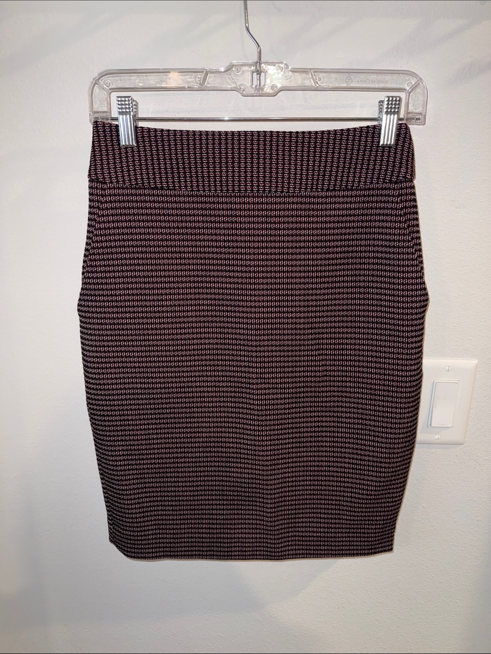 Express Black and Red Textured Pencil Skirt 0
